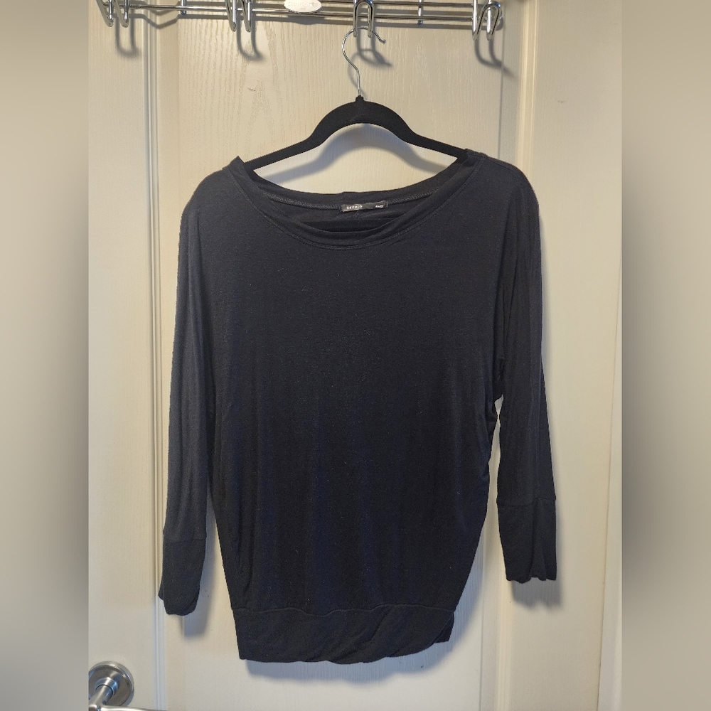 Woman's Size XS long sleeve top